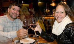 Foto de la galería: Noche de viernes en Holy Posadas