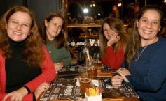 Foto de la galería: Noche de viernes en Holy Posadas