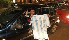 Foto de la galería: Caravana y celebración albiceleste en la costanera posadeña