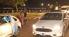 Foto de la galería: Caravana y celebración albiceleste en la costanera posadeña