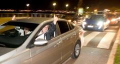 Foto de la galería: Caravana y celebración albiceleste en la costanera posadeña