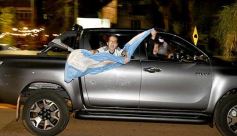 Foto de la galería: Caravana y celebración albiceleste en la costanera posadeña