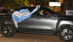 Foto de la galería: Caravana y celebración albiceleste en la costanera posadeña