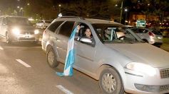 Foto de la galería: Caravana y celebración albiceleste en la costanera posadeña