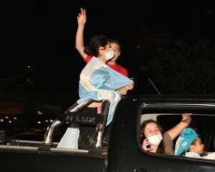 Foto de la galería: Caravana y celebración albiceleste en la costanera posadeña