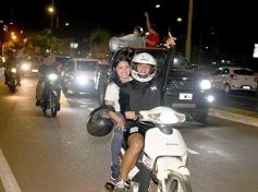 Foto de la galería: Caravana y celebración albiceleste en la costanera posadeña