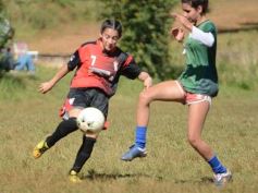 Foto de la galería: Bienvenida y distinción a representantes misioneras del fútbol femenino nacional