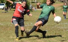 Foto de la galería: Bienvenida y distinción a representantes misioneras del fútbol femenino nacional