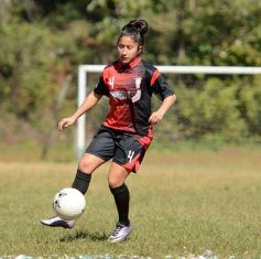 Foto de la galería: Bienvenida y distinción a representantes misioneras del fútbol femenino nacional