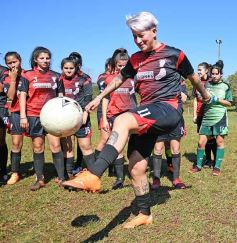 Foto de la galería: Bienvenida y distinción a representantes misioneras del fútbol femenino nacional