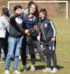 Foto de la galería: Bienvenida y distinción a representantes misioneras del fútbol femenino nacional