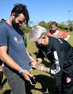 Foto de la galería: Bienvenida y distinción a representantes misioneras del fútbol femenino nacional