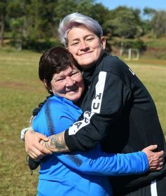 Foto de la galería: Bienvenida y distinción a representantes misioneras del fútbol femenino nacional
