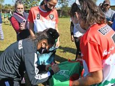Foto de la galería: Bienvenida y distinción a representantes misioneras del fútbol femenino nacional