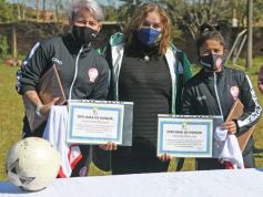 Foto de la galería: Bienvenida y distinción a representantes misioneras del fútbol femenino nacional