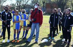 Foto de la galería: Bienvenida y distinción a representantes misioneras del fútbol femenino nacional