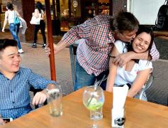 Foto de la galería: Sábado a pleno sol y disfrute en el microcentro posadeño