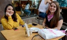 Foto de la galería: Sábado a pleno sol y disfrute en el microcentro posadeño