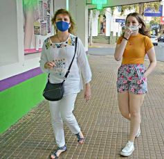 Foto de la galería: Sábado a pleno sol y disfrute en el microcentro posadeño