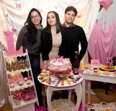 Foto de la galería: Fiesta en familia por los 15 años de Luna Guadalupe