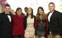 Foto de la galería: Fiesta en familia por los 15 años de Luna Guadalupe