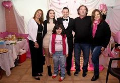 Foto de la galería: Fiesta en familia por los 15 años de Luna Guadalupe