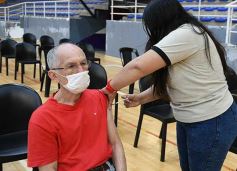 Foto de la galería: Combinación de vacunas para misioneros mayores de 60 años