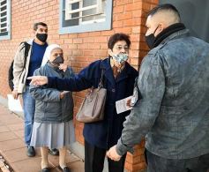 Foto de la galería: Combinación de vacunas para misioneros mayores de 60 años