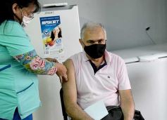 Foto de la galería: Combinación de vacunas para misioneros mayores de 60 años