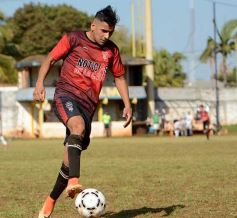 Foto de la galería: Huracán y La Picada dieron el puntapié inicial en la vuelta del fútbol posadeño