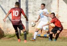 Foto de la galería: Huracán y La Picada dieron el puntapié inicial en la vuelta del fútbol posadeño