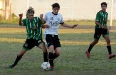 Foto de la galería: El Decano ganó y quedó como escolta de la Zona 1 del Torneo de fútbol local