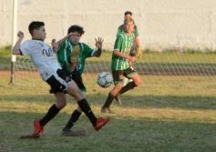 Foto de la galería: El Decano ganó y quedó como escolta de la Zona 1 del Torneo de fútbol local