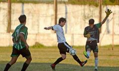 Foto de la galería: El Decano ganó y quedó como escolta de la Zona 1 del Torneo de fútbol local