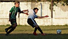 Foto de la galería: El Decano ganó y quedó como escolta de la Zona 1 del Torneo de fútbol local