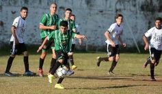 Foto de la galería: El Decano ganó y quedó como escolta de la Zona 1 del Torneo de fútbol local