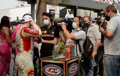 Foto de la galería: Afición y celebración compartida en el cierre del TC en el Autódromo capitalino