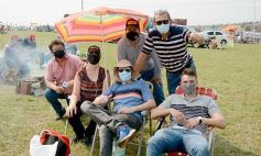 Foto de la galería: Afición y celebración compartida en el cierre del TC en el Autódromo capitalino