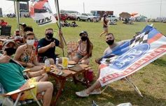 Foto de la galería: Afición y celebración compartida en el cierre del TC en el Autódromo capitalino