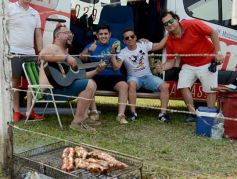Foto de la galería: Afición y celebración compartida en el cierre del TC en el Autódromo capitalino
