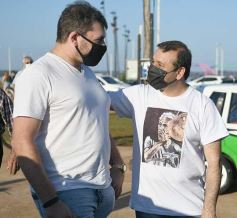 Foto de la galería: El Gobernador acompañó la presentación de la 5° fecha del Misionero de Pista