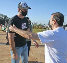 Foto de la galería: El Gobernador acompañó la presentación de la 5° fecha del Misionero de Pista