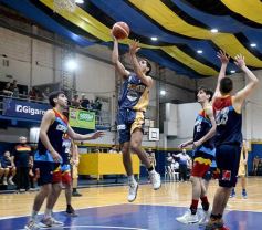 Foto de la galería: Mitre se impuso en casa y sumó su primera victoria en la Liga Provincial