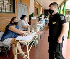 Foto de la galería: Compromiso y acompañamiento ciudadado en la jornada electoral en Posadas