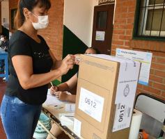 Foto de la galería: Compromiso y acompañamiento ciudadado en la jornada electoral en Posadas