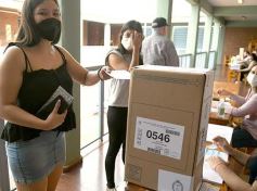 Foto de la galería: Compromiso y acompañamiento ciudadado en la jornada electoral en Posadas