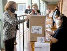 Foto de la galería: Compromiso y acompañamiento ciudadado en la jornada electoral en Posadas