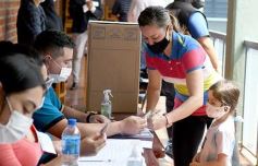 Foto de la galería: Compromiso y acompañamiento ciudadado en la jornada electoral en Posadas