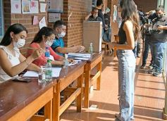 Foto de la galería: Compromiso y acompañamiento ciudadado en la jornada electoral en Posadas