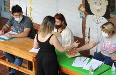 Foto de la galería: Compromiso y acompañamiento ciudadado en la jornada electoral en Posadas